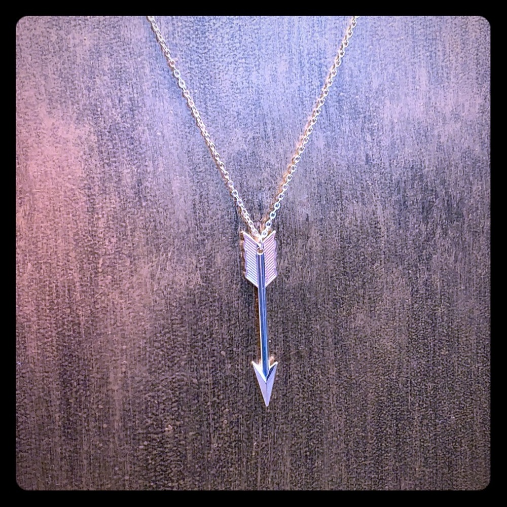 🌟Silver Arrow Necklace🌟